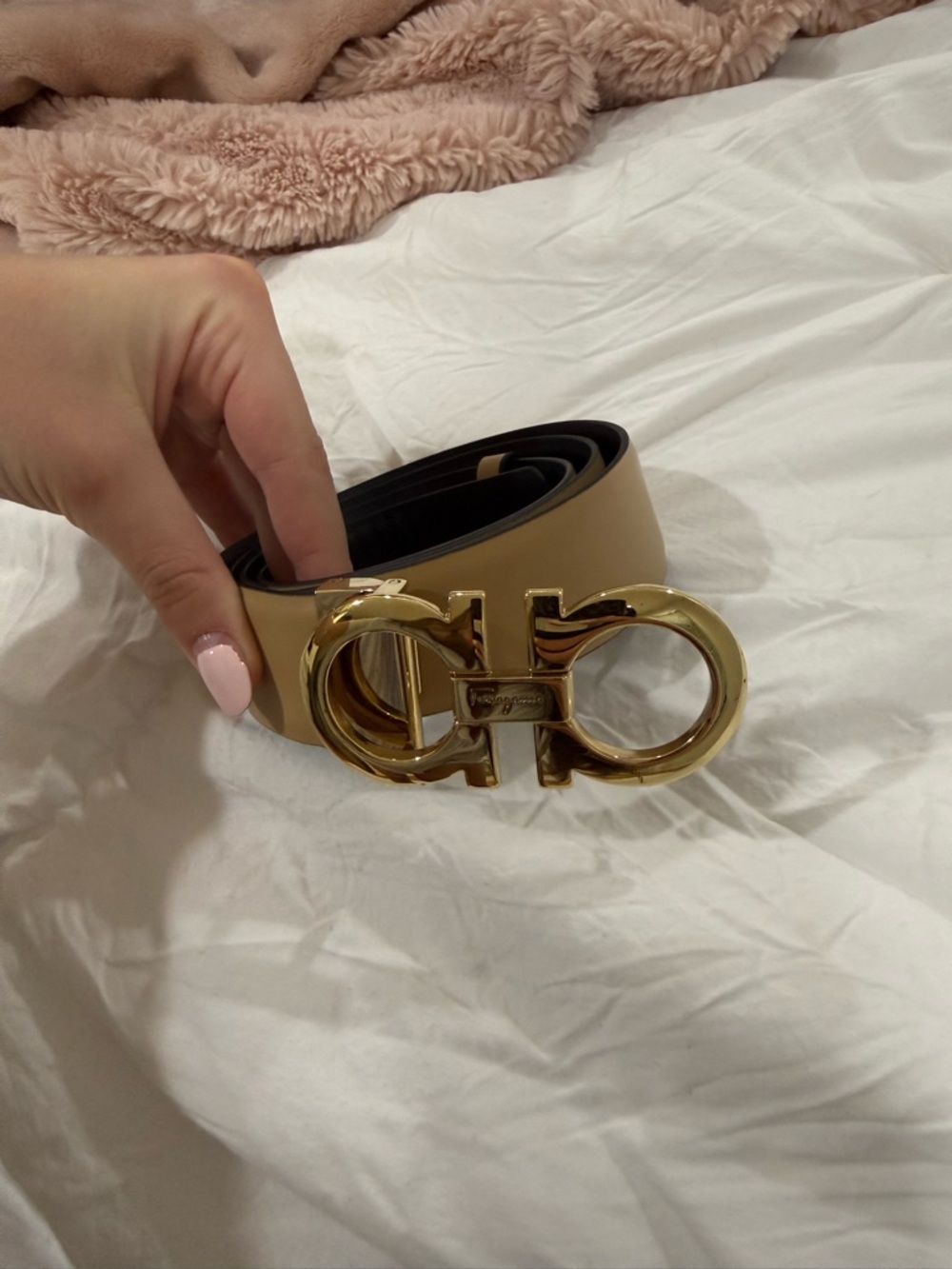 Authentic Ferragamo Beige Gold Buckle Leather Belt comes with original box - Picture 6 of 6